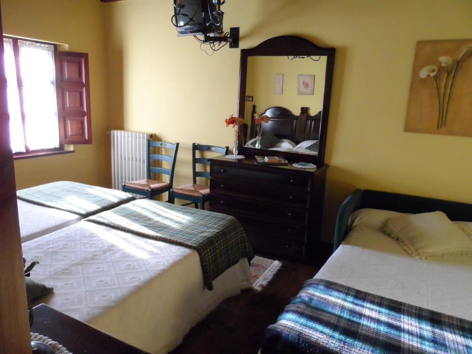 Bed, Photo of the whole room