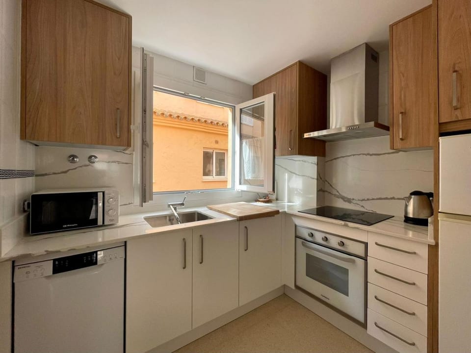 Kitchen or kitchenette, stove