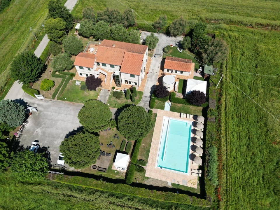 Bird's eye view, Pool view