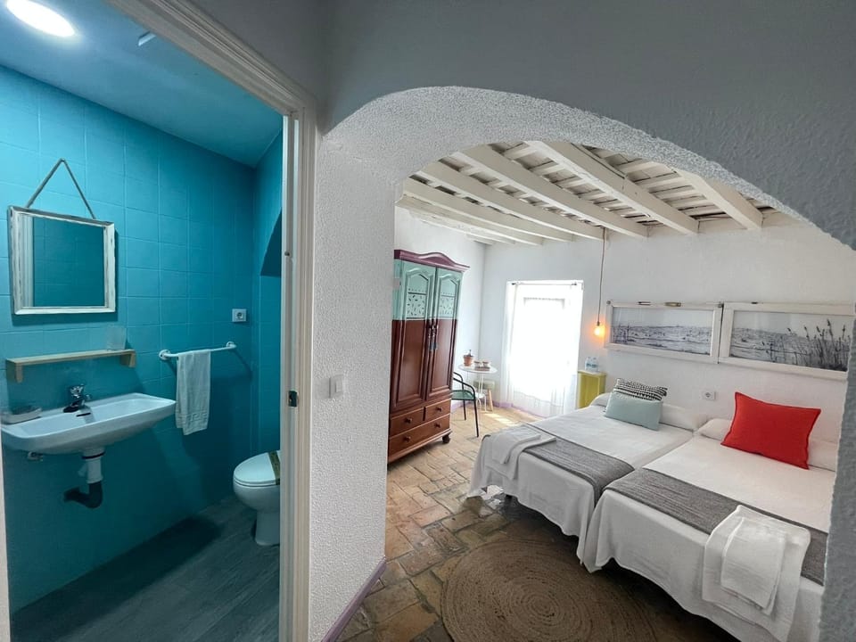 Bed, Bathroom, Photo of the whole room, Bedroom