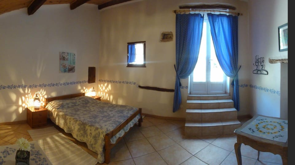 Day, Bathroom, Photo of the whole room, Bedroom