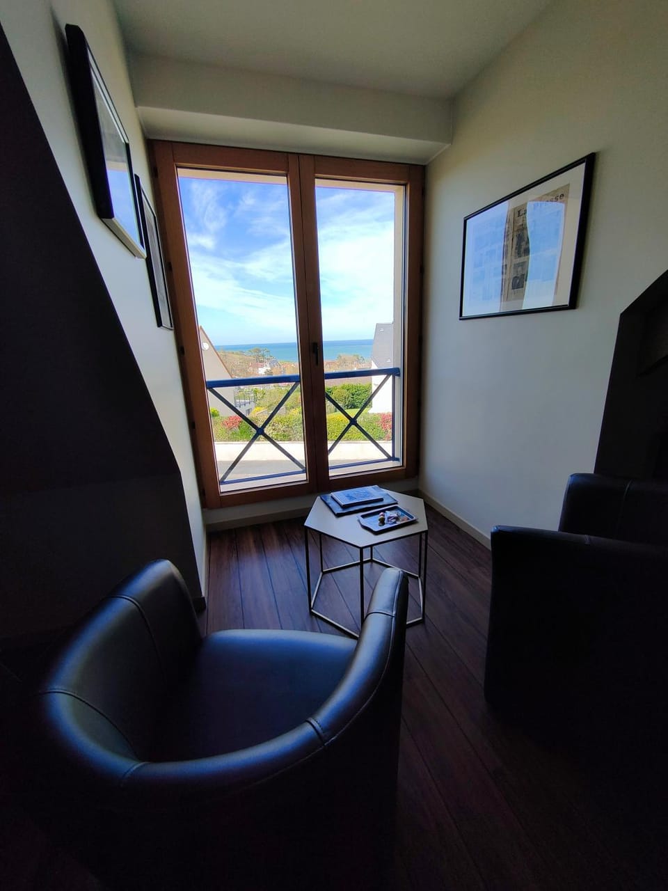 LE RUBAN BLEU FACE A LA MER Bed and Breakfast in Normandy