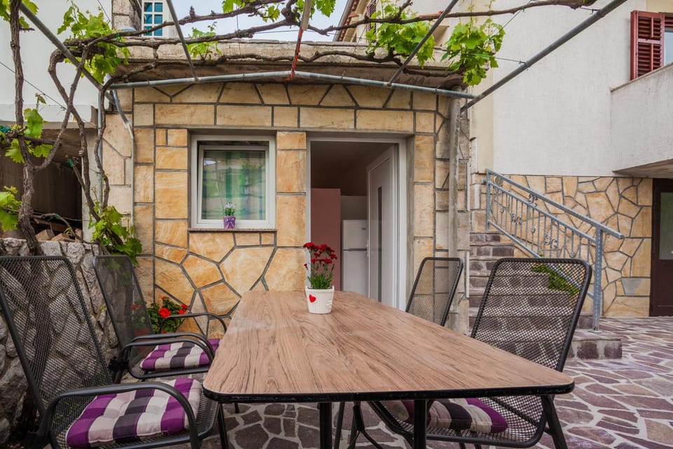 Patio, Facade/entrance, Off site, Balcony/Terrace