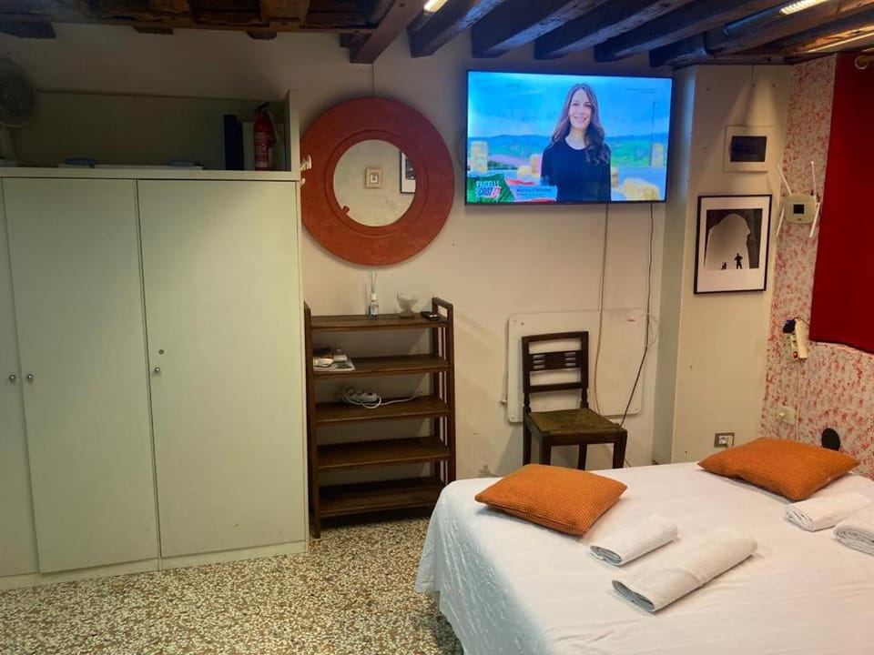 TV and multimedia, Bedroom