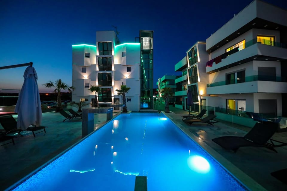 Property building, Swimming pool
