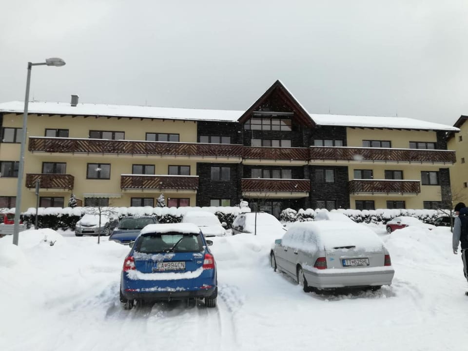 Property building, Winter, Parking