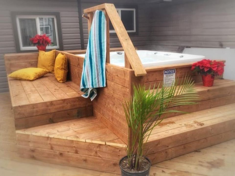 Hot Tub, Hot Tub
