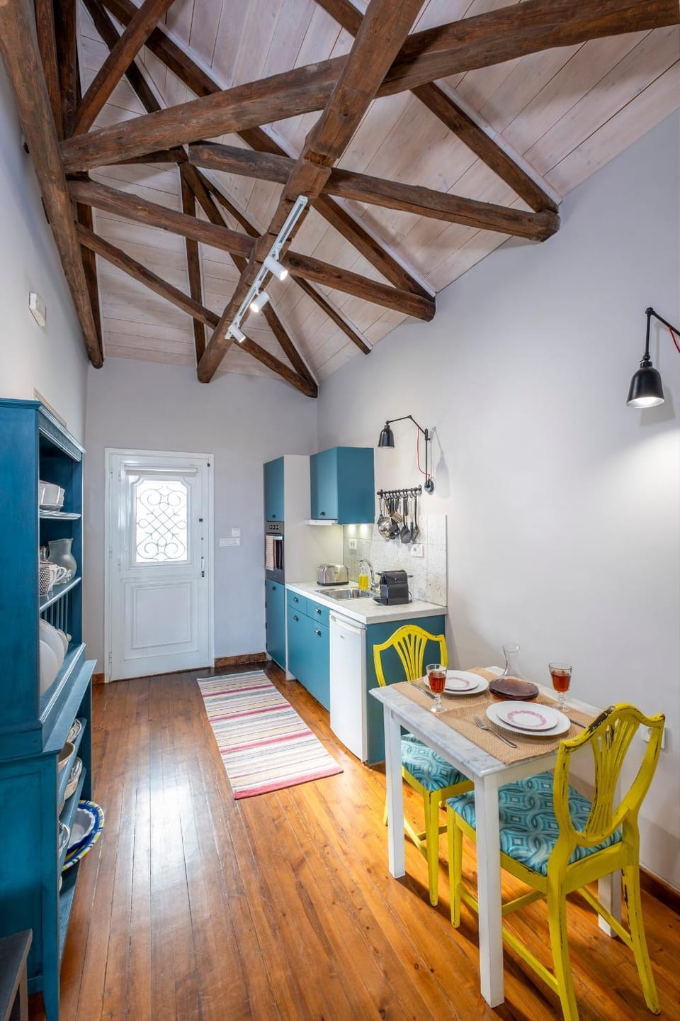 Kitchen or kitchenette, Dining area, pet friendly