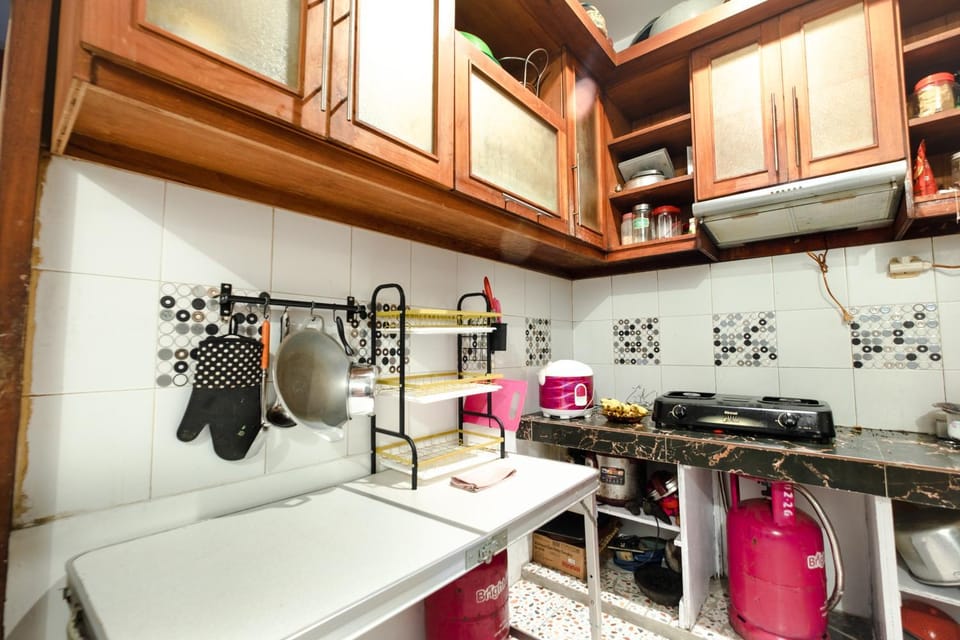 Kitchen or kitchenette, dishwasher