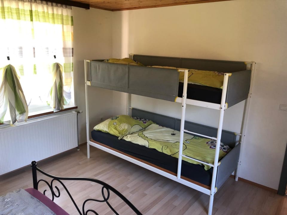 children, bunk bed