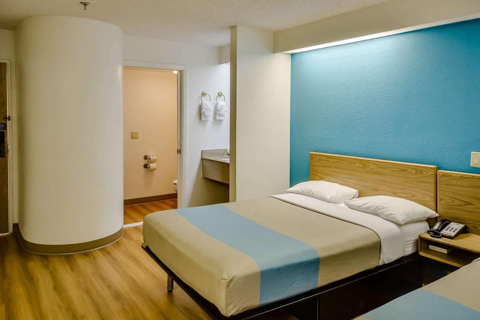 Toilet, Bathroom, Photo of the whole room, On site