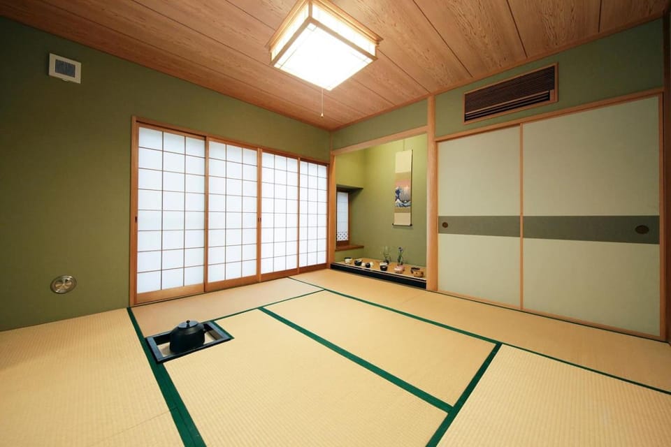 Game Room, Decorative detail