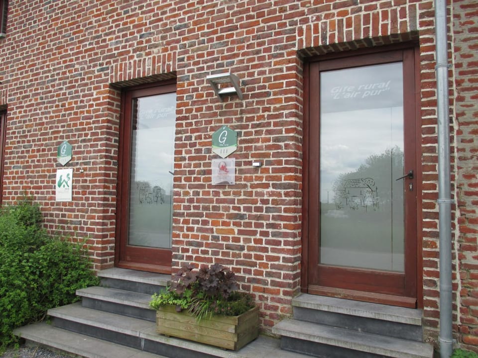 Facade/entrance
