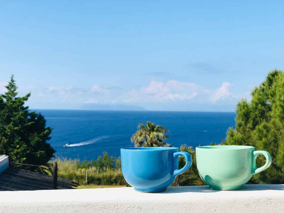 Coffee/tea facilities, Sea view