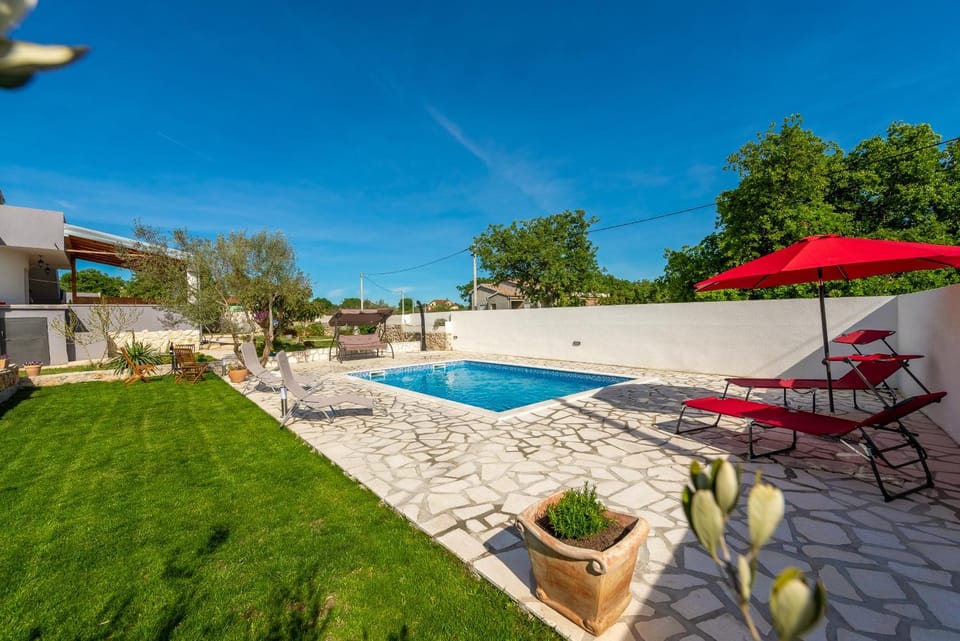 Day, Pool view, sunbed