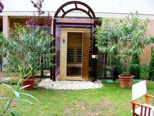 Garden, Sauna