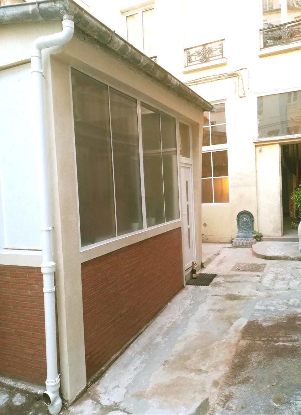 Facade/entrance