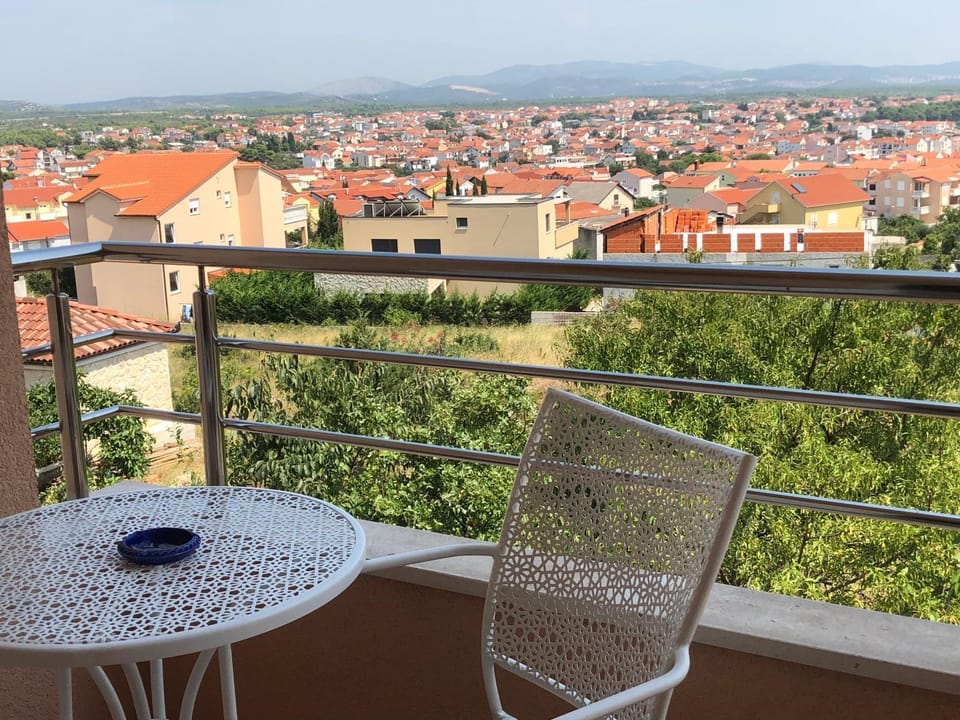 Balcony/Terrace, City view