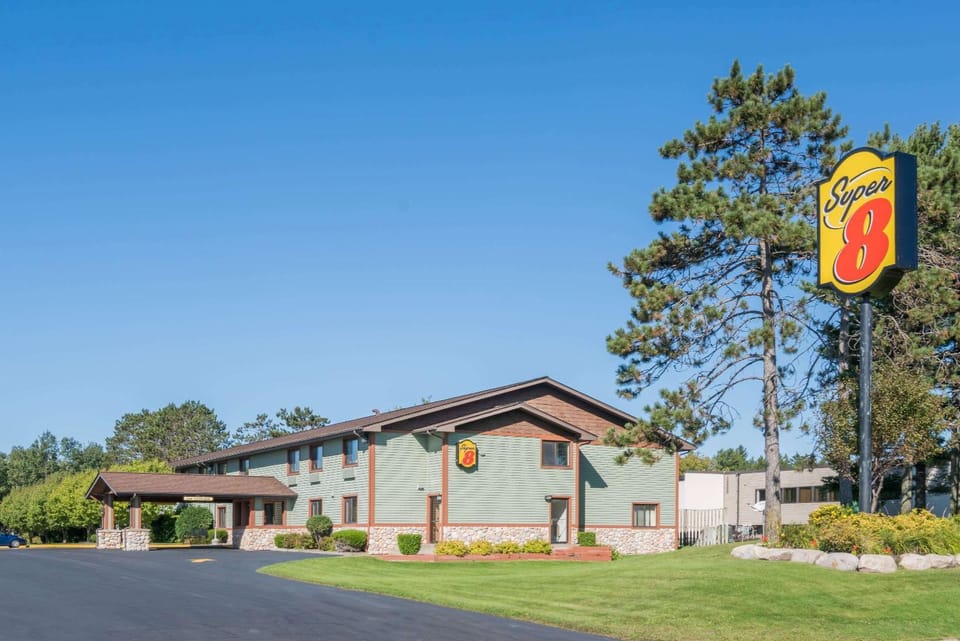 Property building, Day, On site, Time of day