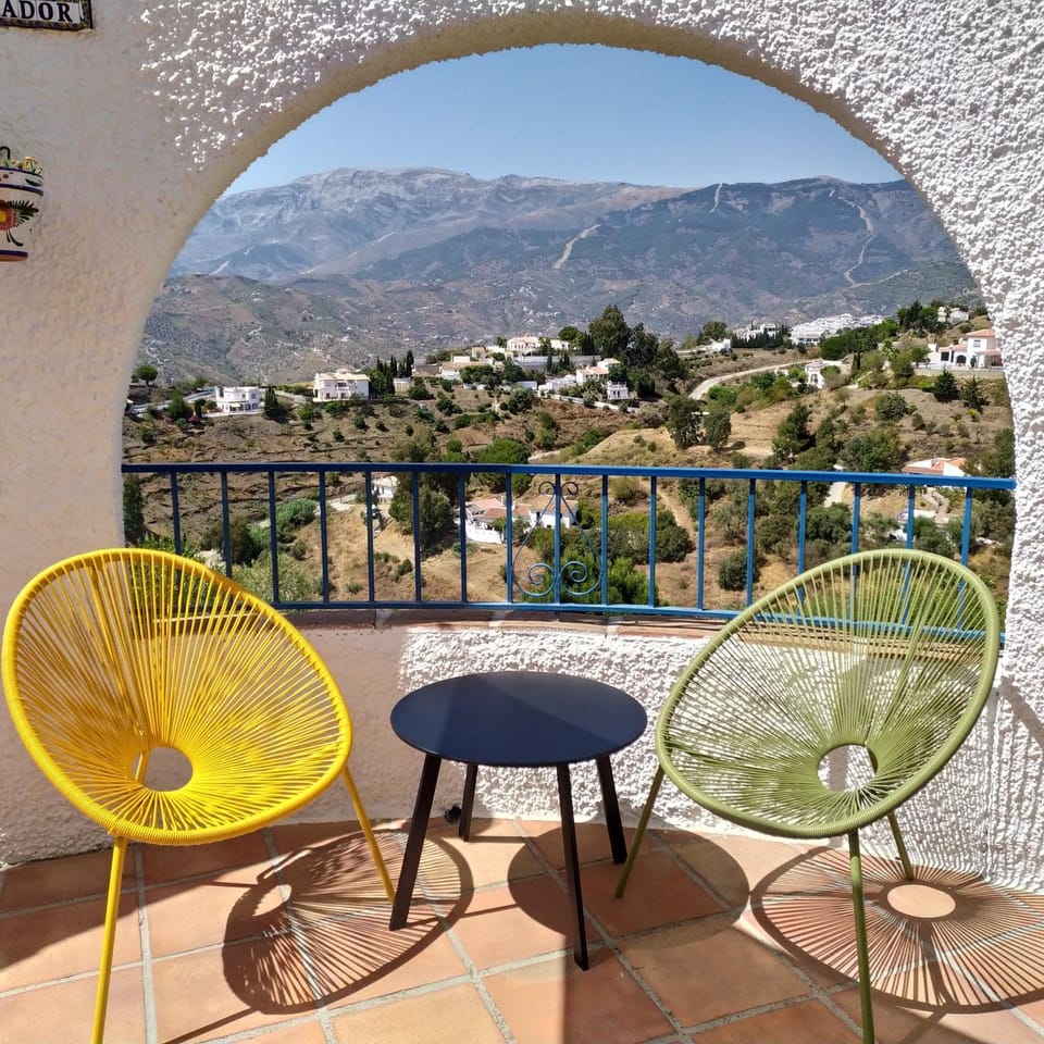 Balcony/Terrace, Mountain view