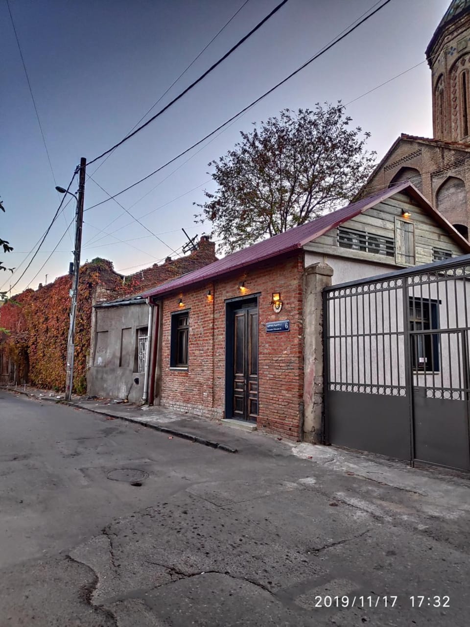 Property building, Day, Neighbourhood, Street view