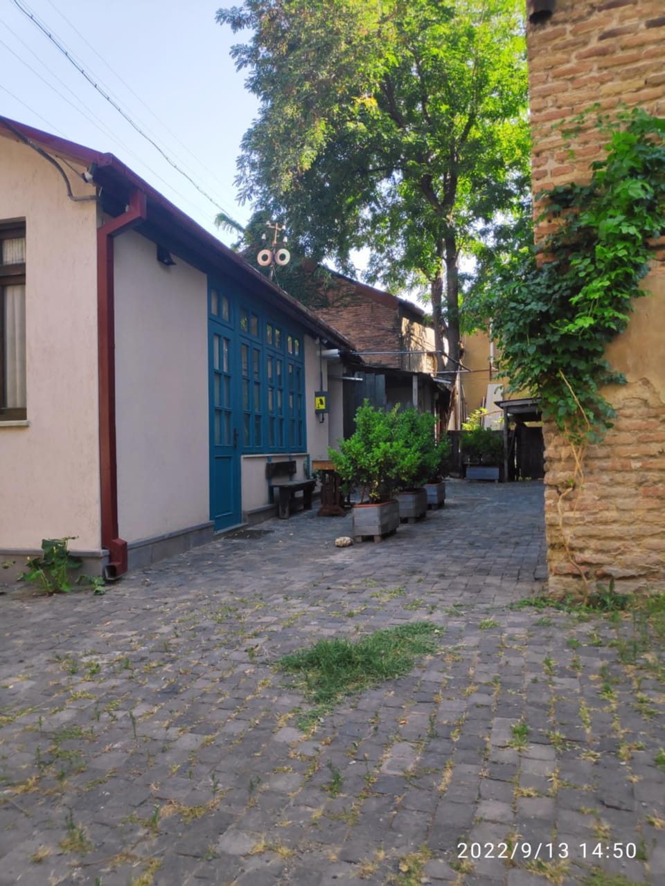 Property building, Day, Neighbourhood