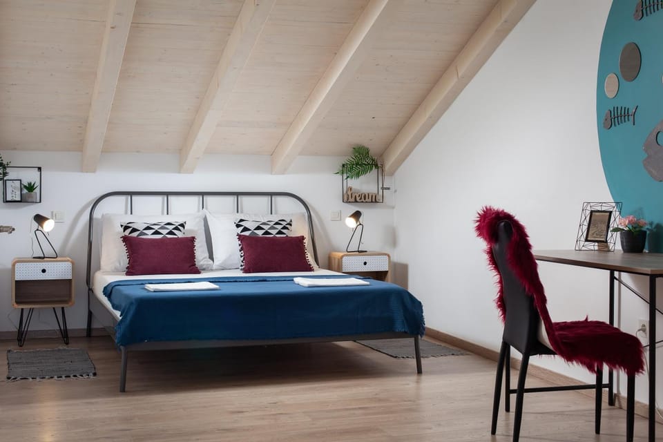 Bed, Bedroom