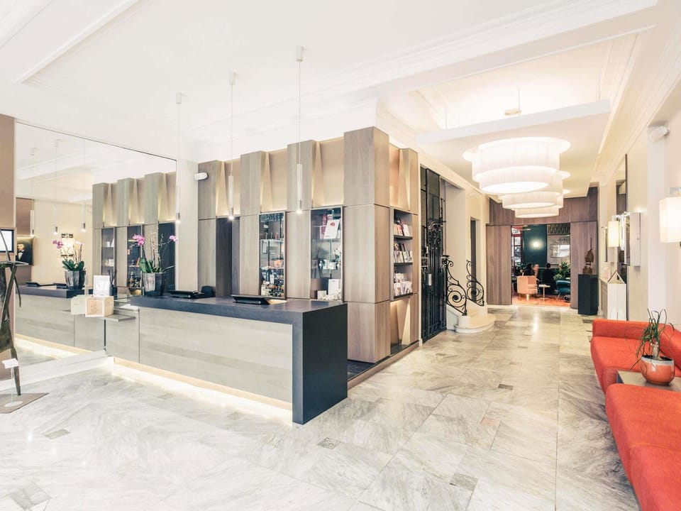 Lounge or bar