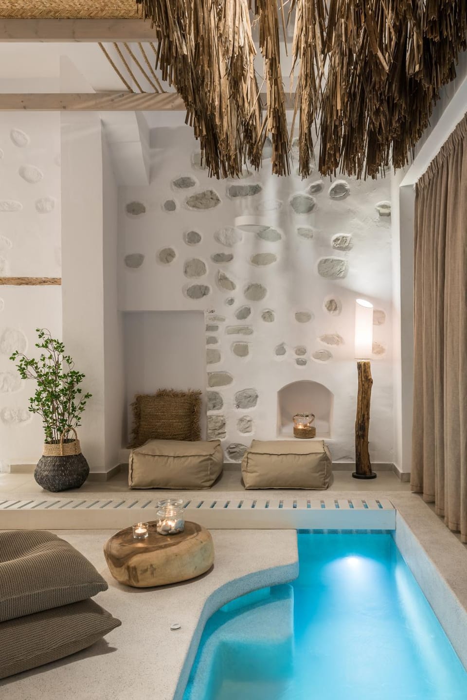Living room, Swimming pool, Swimming pool