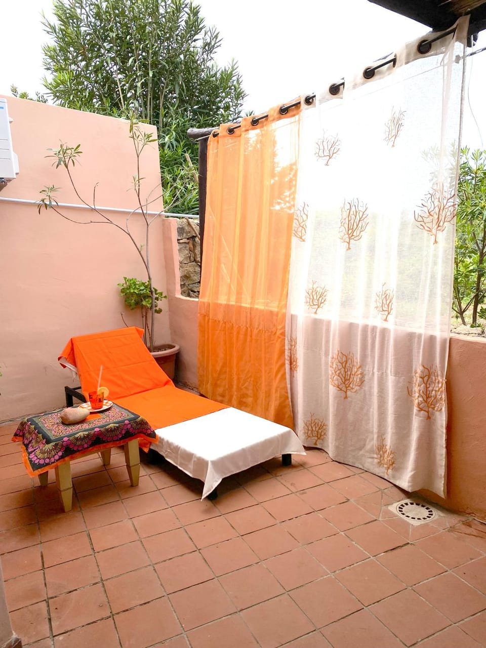 Patio, sunbed