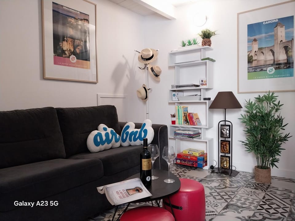 Library, TV and multimedia, Living room, Seating area