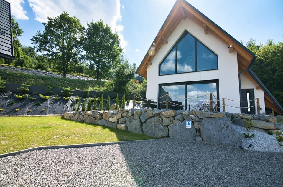 Property building, Restaurant/places to eat, Garden, Sauna, Squash, Balcony/Terrace, Swimming pool, Breakfast
