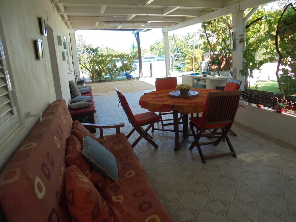 Property building, Patio, Restaurant/places to eat, Lounge or bar, Seating area, Dining area, Breakfast
