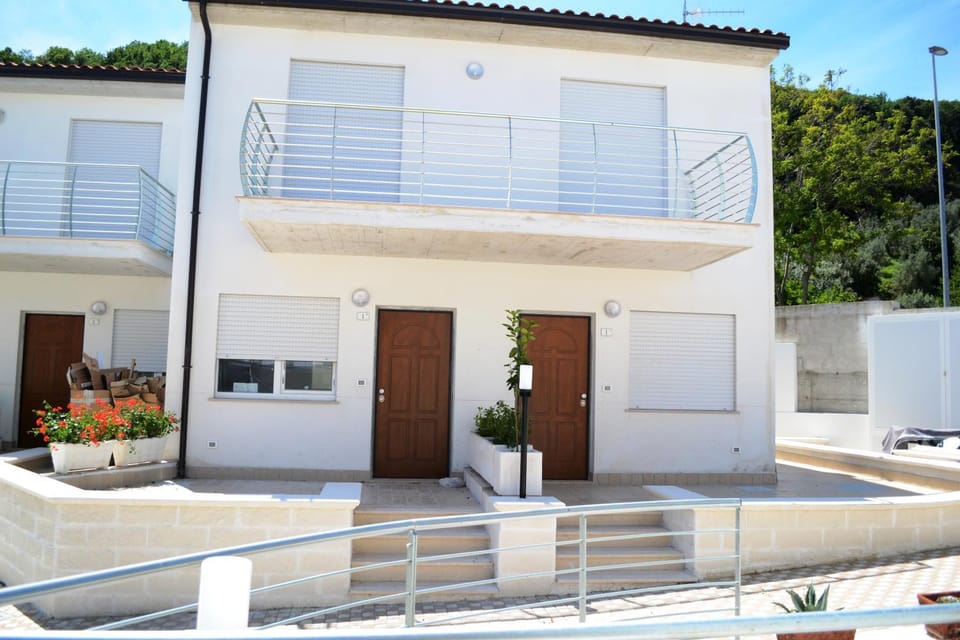 Patio, Facade/entrance
