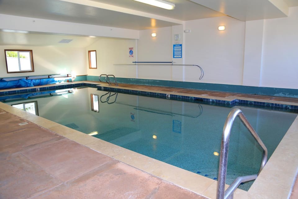 Swimming pool, Swimming pool