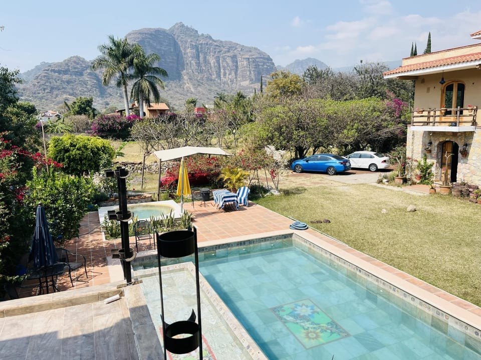Property building, Natural landscape, Hot Tub, Garden view, Mountain view, Pool view, Swimming pool, Parking