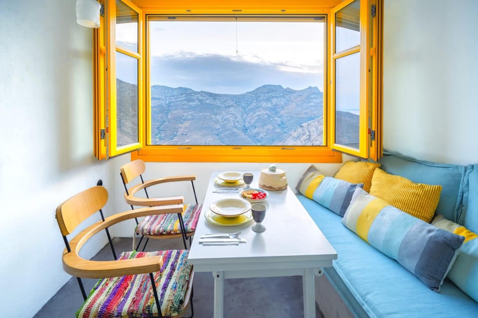 Dining area, Mountain view