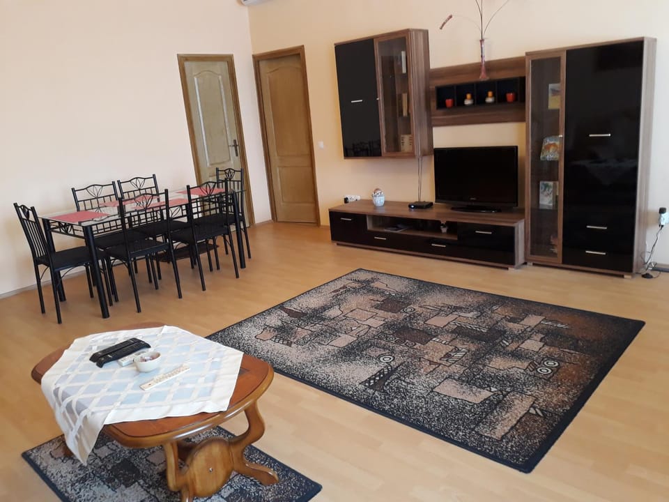 Piac utcai Apartman Bed and Breakfast in Hungary