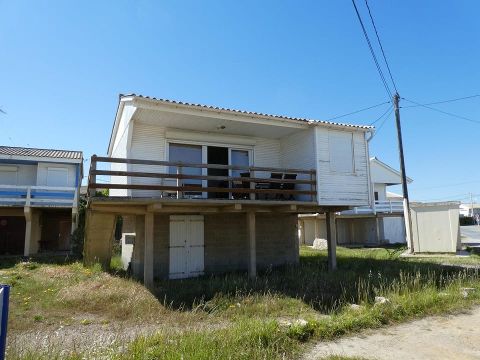 UN CHALET EN BOIS A LA PLAGE House in Gruissan