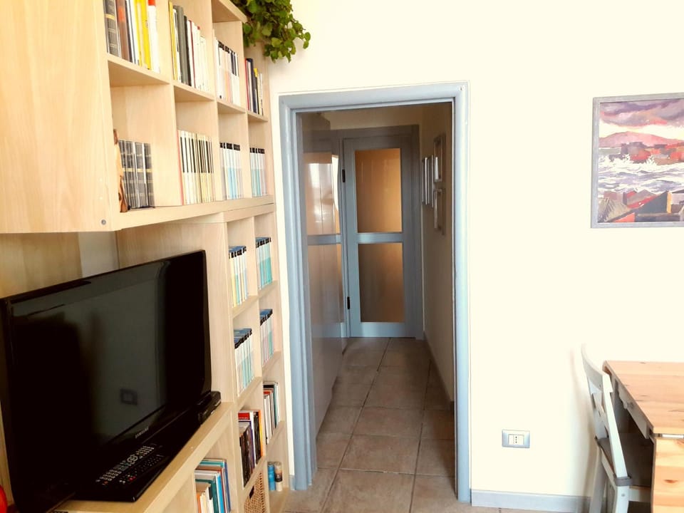 Communal lounge/ TV room, TV and multimedia