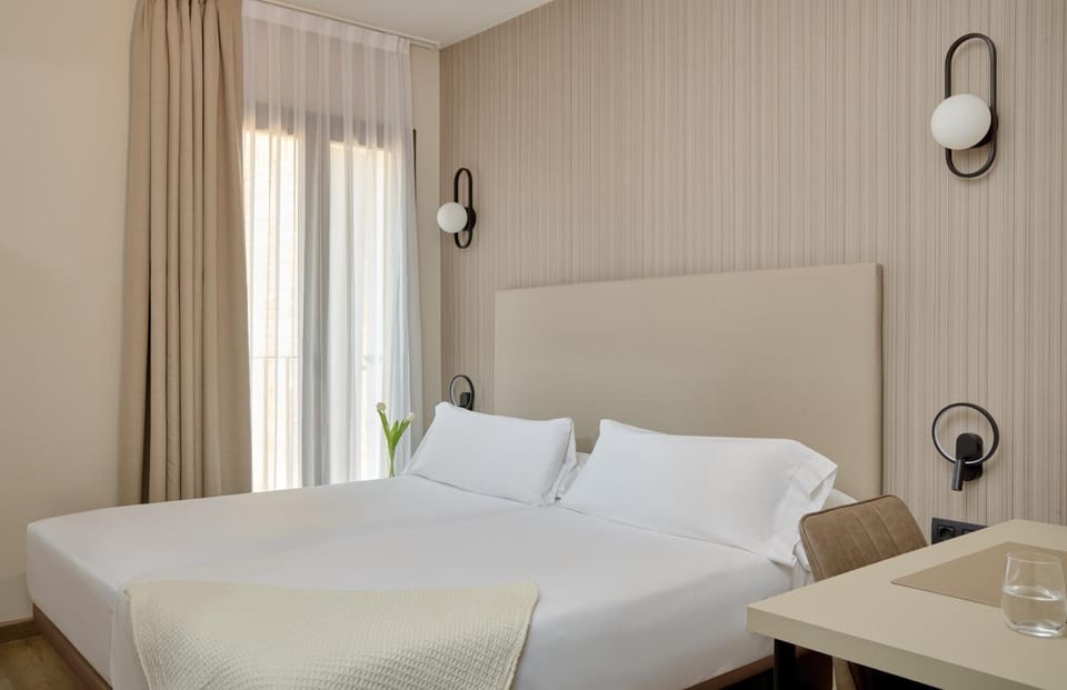 Bed, Balcony/Terrace, Photo of the whole room, Decorative detail, Bedroom