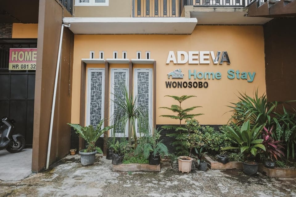 Property building, Facade/entrance, Property logo or sign