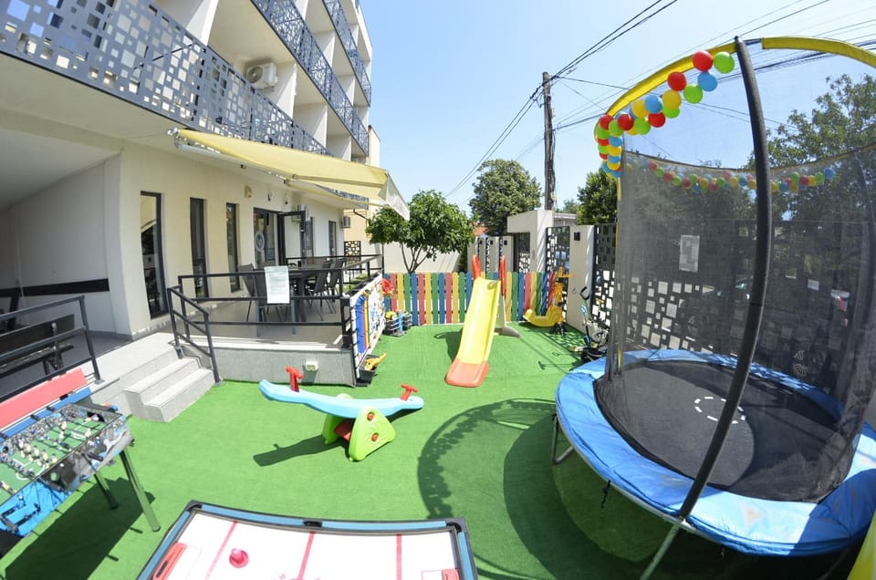 Vila Rares Hostel in Constanța County