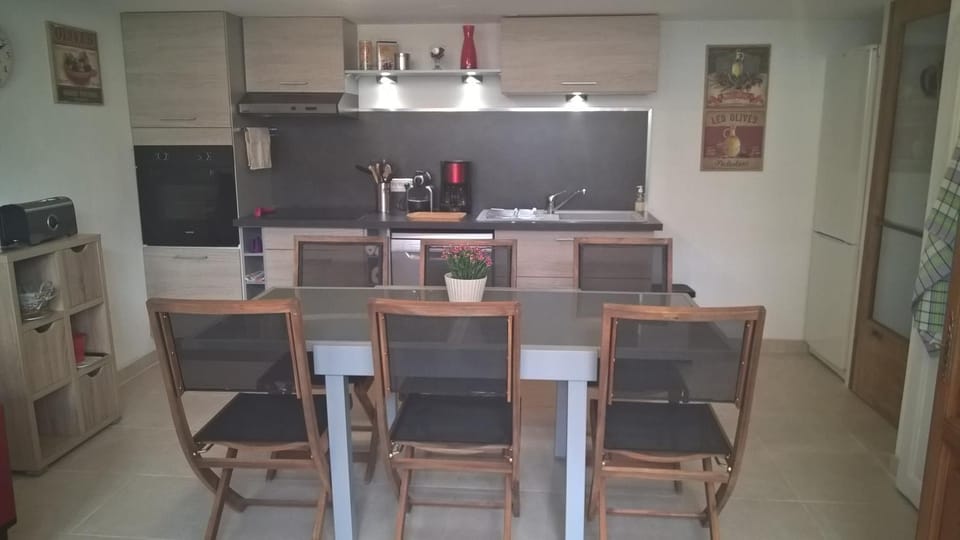 Kitchen or kitchenette, stove