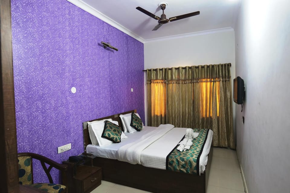 Bed, View (from property/room), Bedroom
