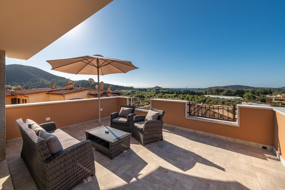 Property building, Balcony/Terrace, Living room