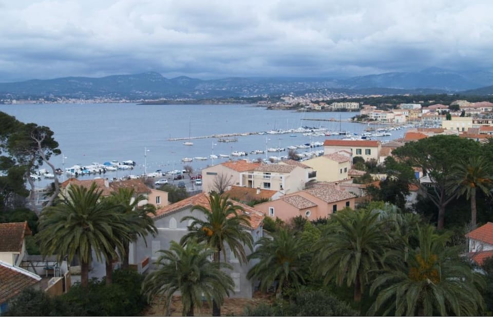 Property building, Location