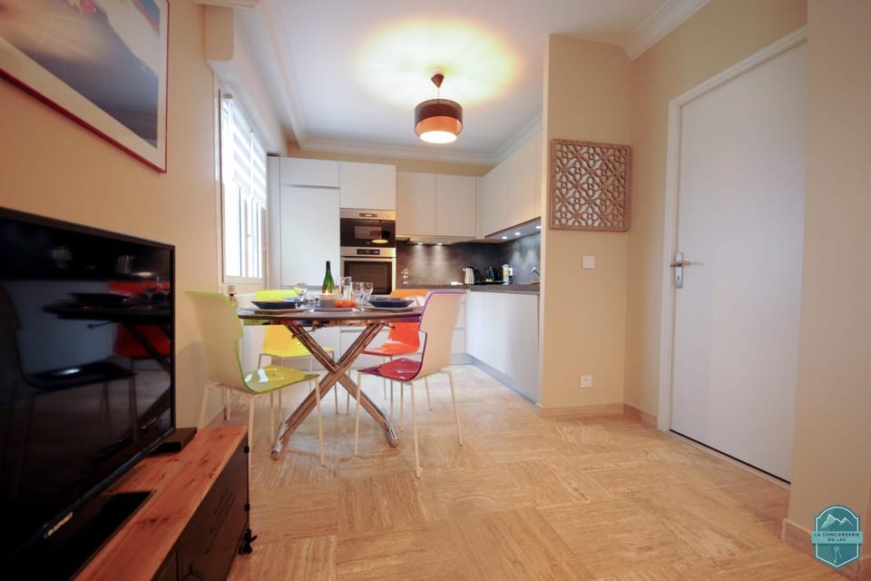 Annecy Lake - Le Saint Bernard - 2 min walk from the lake Apartment in Annecy