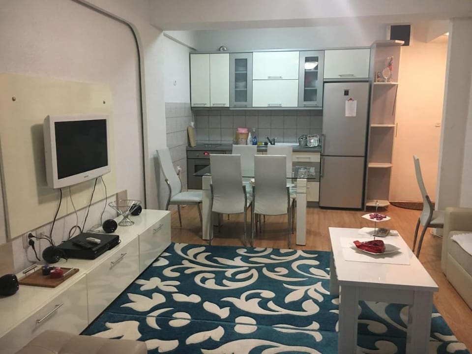 Kitchen or kitchenette, Living room, Dining area