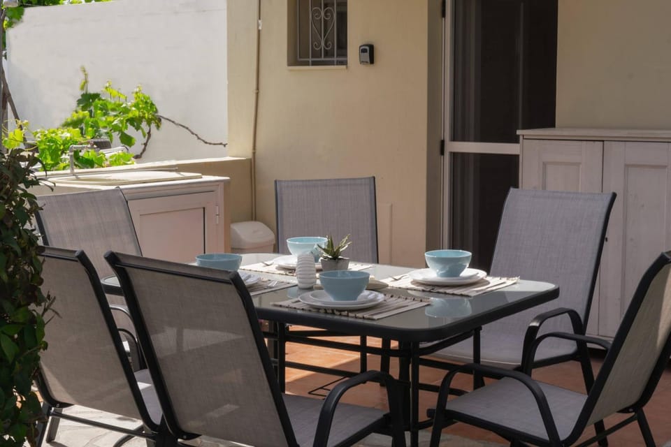 BBQ facilities, Balcony/Terrace, Dining area